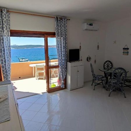 Appartamento Oltremare Vista Mare Ла Мадалена Екстериор снимка
