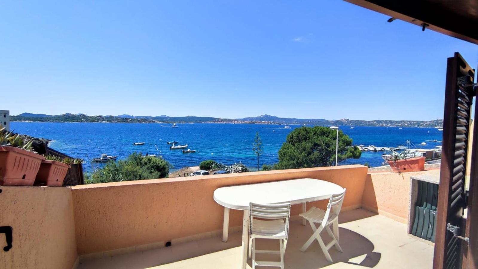 Appartamento Oltremare Vista Mare Ла Мадалена Екстериор снимка